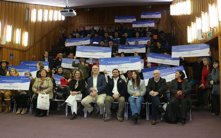 Aguas Décima entregó cheques a juntas de vecinos ganadoras del Fondo Concursable 2025